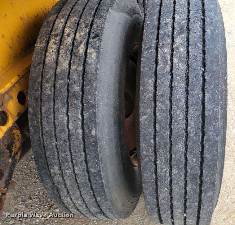 image for item KH9859 1999 Great Dane GPEA-245-75  extendable flatbed trailer