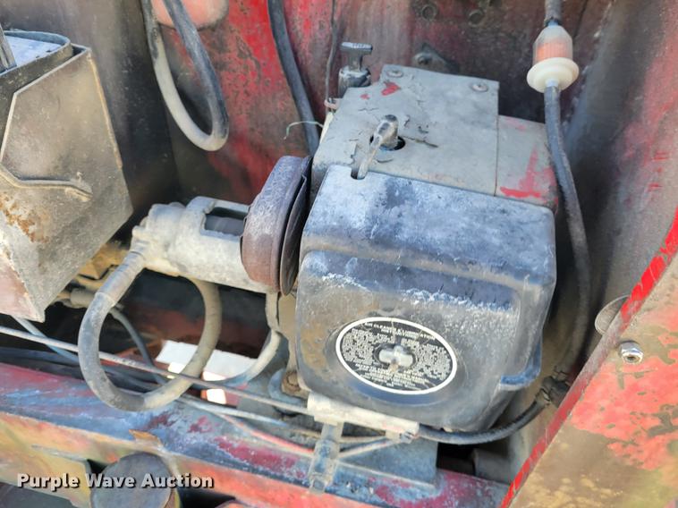 image for item KH9906 1989 Talbert T3D-40-HRG-1-T1  lowboy equipment trailer