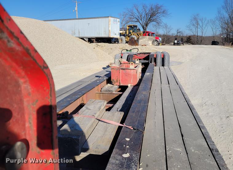 image for item KH9906 1989 Talbert T3D-40-HRG-1-T1  lowboy equipment trailer