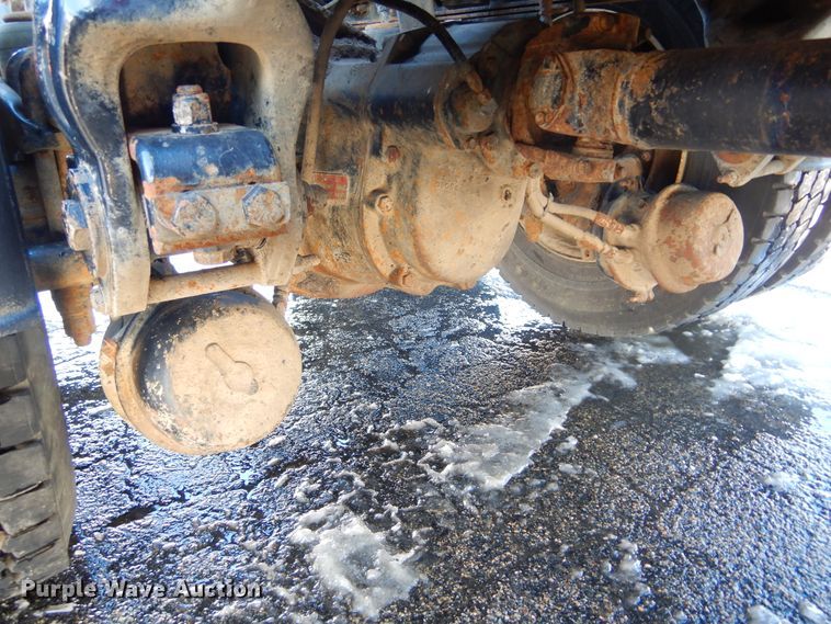 image for item KS9303 2000 Peterbilt 377  semi truck