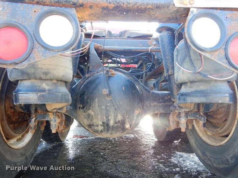 image for item KS9303 2000 Peterbilt 377  semi truck