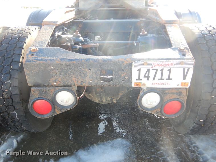 image for item KS9303 2000 Peterbilt 377  semi truck