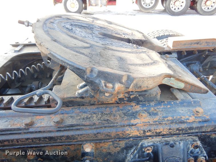 image for item KS9303 2000 Peterbilt 377  semi truck