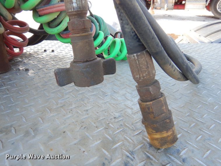 image for item KS9303 2000 Peterbilt 377  semi truck