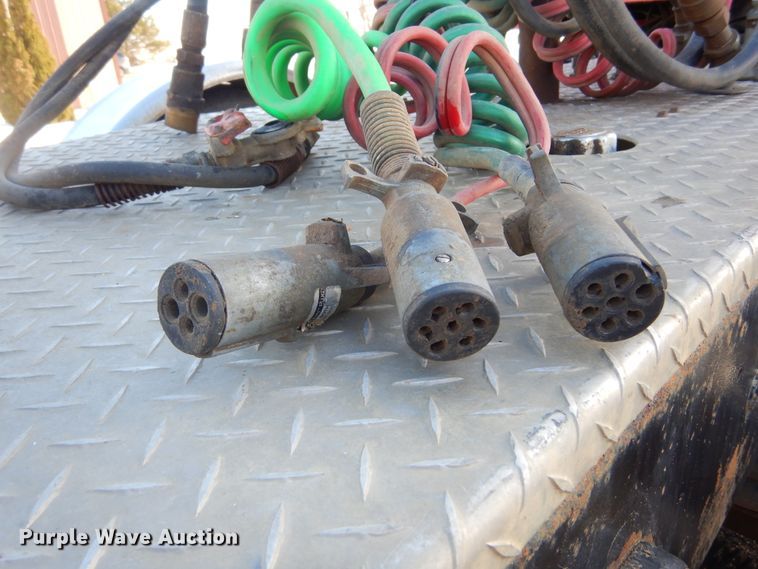 image for item KS9303 2000 Peterbilt 377  semi truck