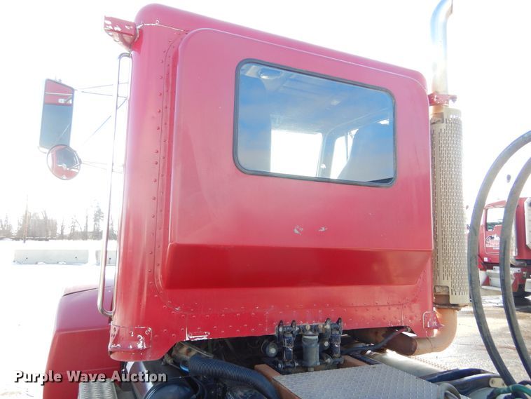 image for item KS9303 2000 Peterbilt 377  semi truck