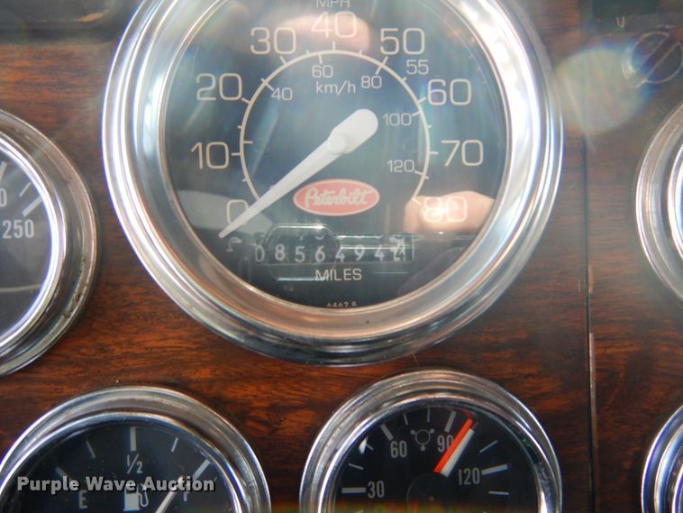 image for item KS9303 2000 Peterbilt 377  semi truck