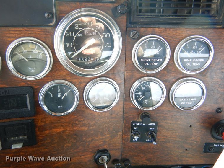 image for item KS9303 2000 Peterbilt 377  semi truck