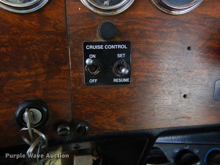 image for item KS9303 2000 Peterbilt 377  semi truck