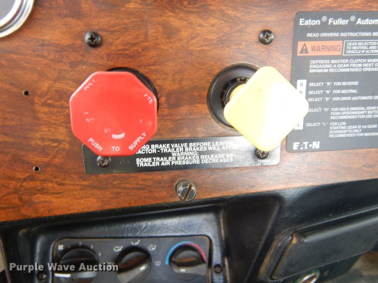 image for item KS9303 2000 Peterbilt 377  semi truck