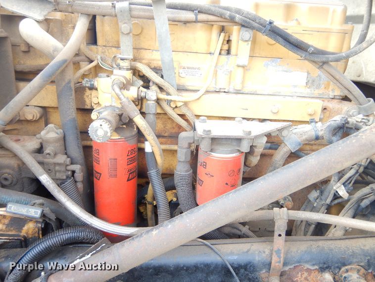 image for item KS9303 2000 Peterbilt 377  semi truck