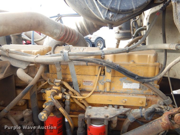 image for item KS9303 2000 Peterbilt 377  semi truck