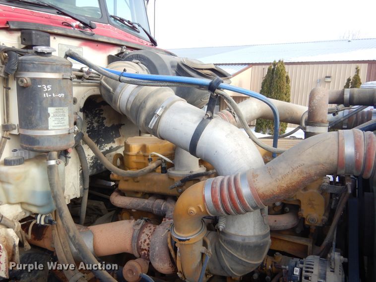 image for item KS9303 2000 Peterbilt 377  semi truck