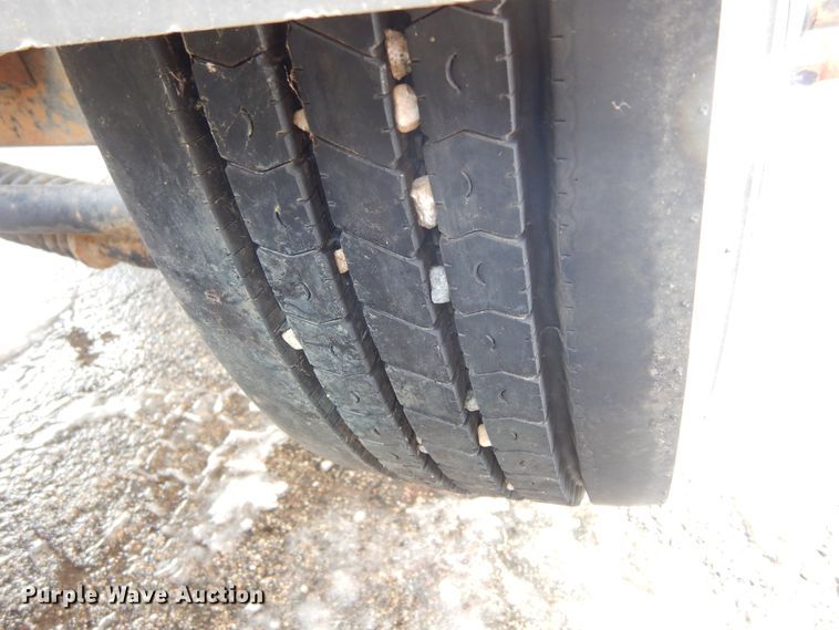 image for item KS9303 2000 Peterbilt 377  semi truck