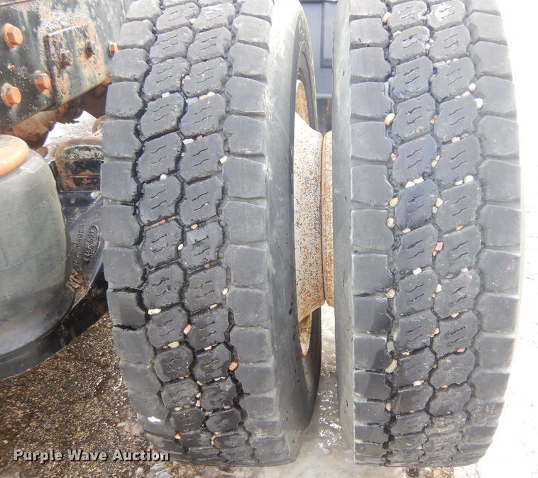 image for item KS9303 2000 Peterbilt 377  semi truck