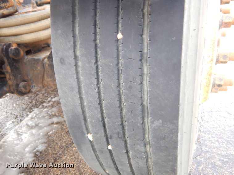 image for item KS9303 2000 Peterbilt 377  semi truck