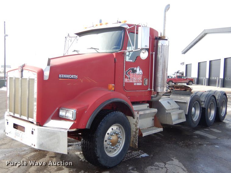 image for item KS9304 1999 Kenworth T800  semi truck