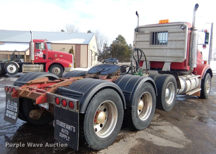 image for item KS9304 1999 Kenworth T800  semi truck