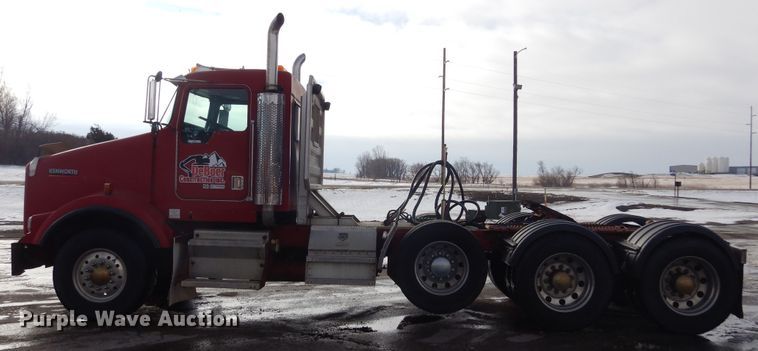 image for item KS9304 1999 Kenworth T800  semi truck