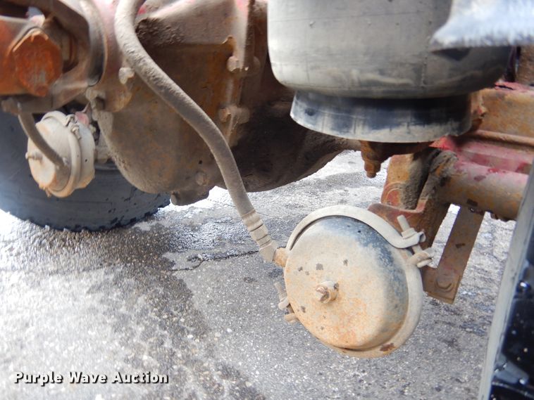 image for item KS9304 1999 Kenworth T800  semi truck