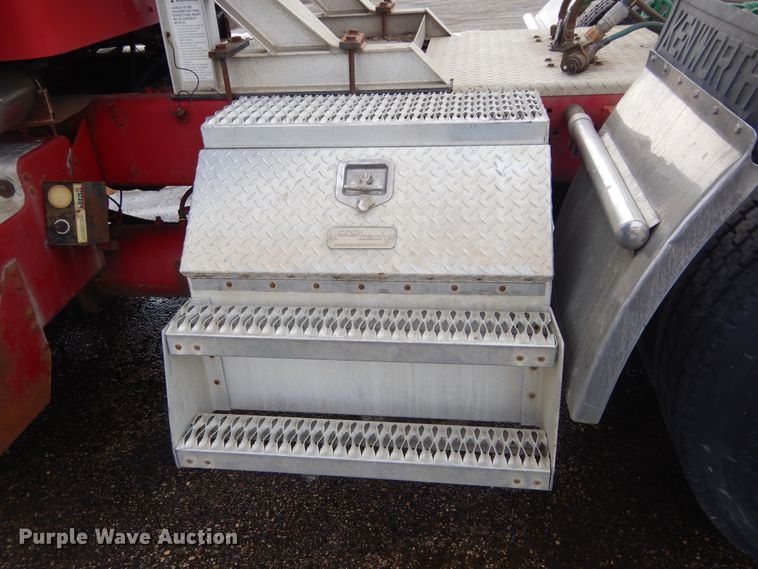 image for item KS9304 1999 Kenworth T800  semi truck