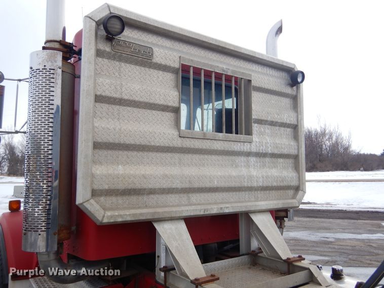 image for item KS9304 1999 Kenworth T800  semi truck