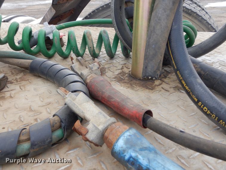 image for item KS9304 1999 Kenworth T800  semi truck