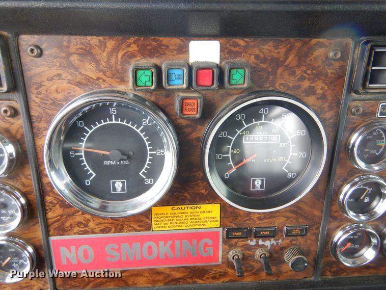 image for item KS9304 1999 Kenworth T800  semi truck