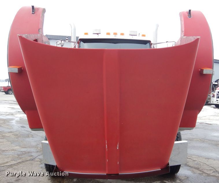 image for item KS9304 1999 Kenworth T800  semi truck