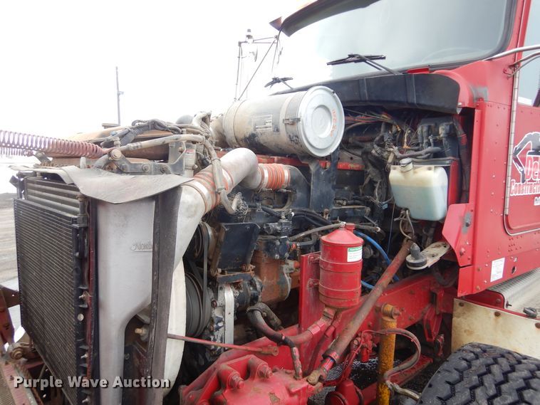 image for item KS9304 1999 Kenworth T800  semi truck