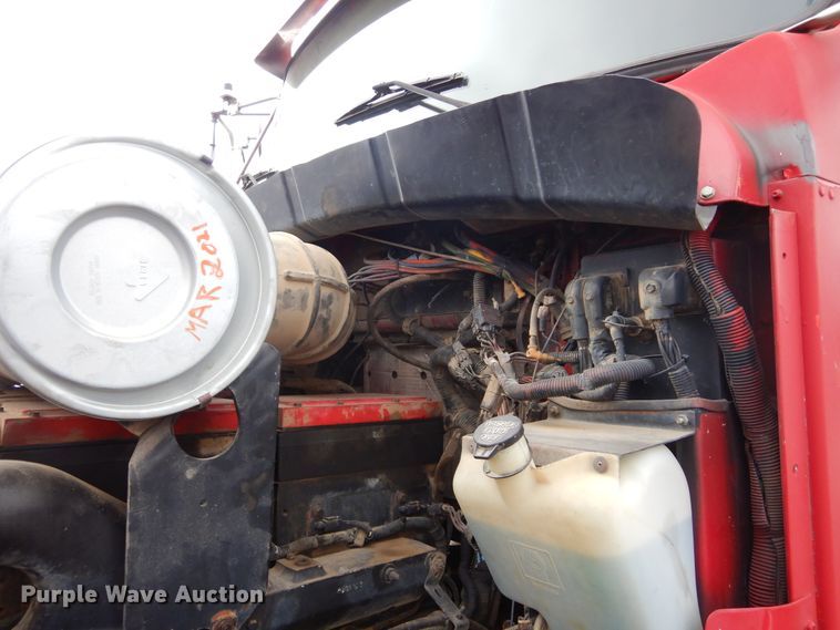 image for item KS9304 1999 Kenworth T800  semi truck