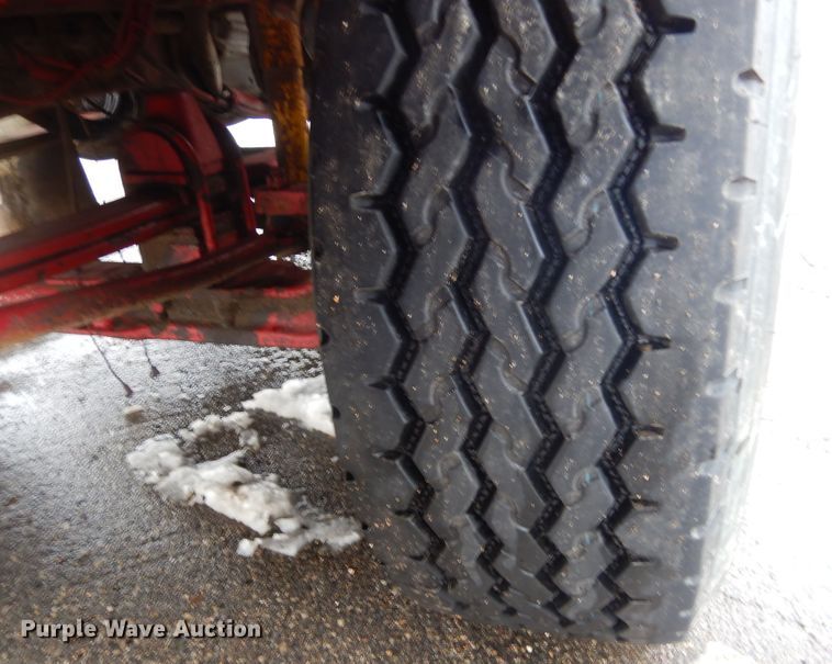 image for item KS9304 1999 Kenworth T800  semi truck