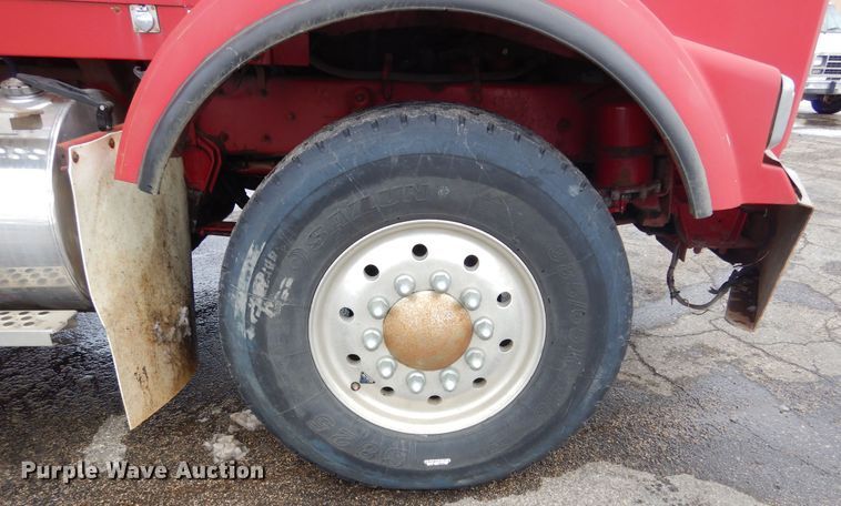 image for item KS9304 1999 Kenworth T800  semi truck