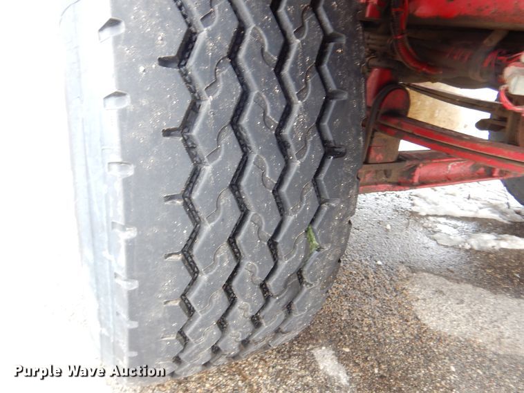 image for item KS9304 1999 Kenworth T800  semi truck