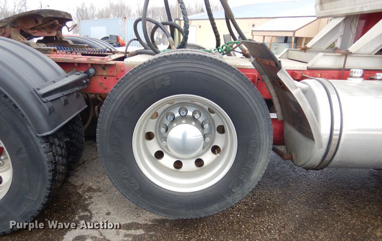 image for item KS9304 1999 Kenworth T800  semi truck