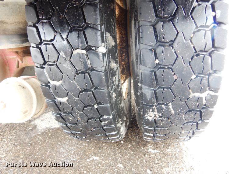 image for item KS9304 1999 Kenworth T800  semi truck