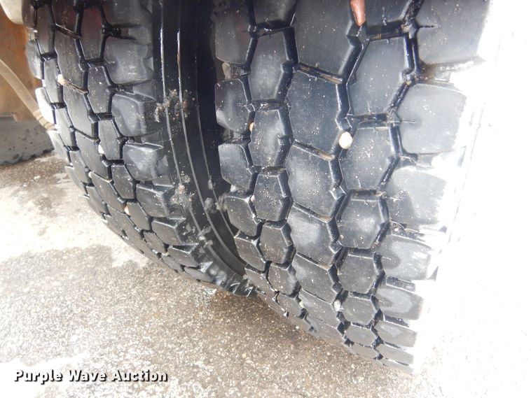 image for item KS9304 1999 Kenworth T800  semi truck