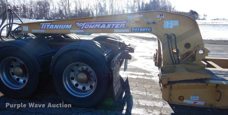 image for item KS9306 2006 Towmaster Titanium T-110DTG  lowboy equipment trailer