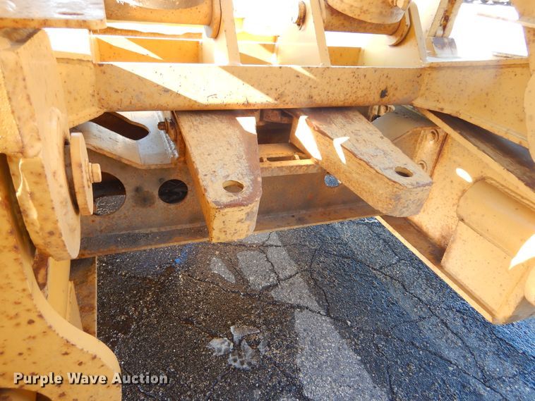 image for item KS9306 2006 Towmaster Titanium T-110DTG  lowboy equipment trailer