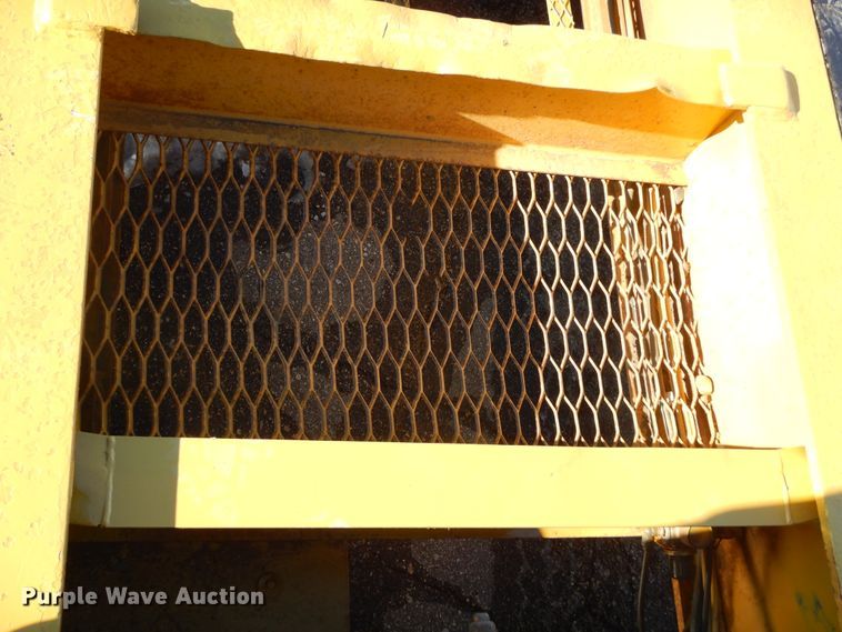 image for item KS9306 2006 Towmaster Titanium T-110DTG  lowboy equipment trailer