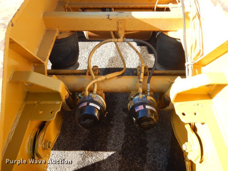 image for item KS9306 2006 Towmaster Titanium T-110DTG  lowboy equipment trailer