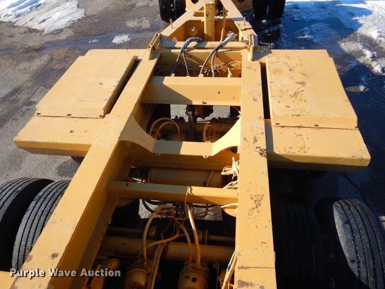 image for item KS9306 2006 Towmaster Titanium T-110DTG  lowboy equipment trailer