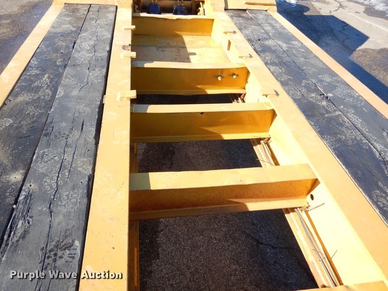 image for item KS9306 2006 Towmaster Titanium T-110DTG  lowboy equipment trailer