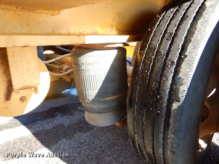 image for item KS9306 2006 Towmaster Titanium T-110DTG  lowboy equipment trailer