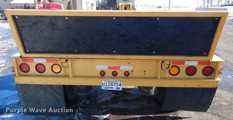image for item KS9306 2006 Towmaster Titanium T-110DTG  lowboy equipment trailer