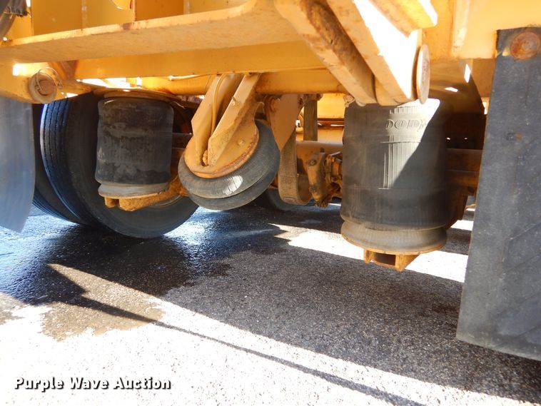 image for item KS9306 2006 Towmaster Titanium T-110DTG  lowboy equipment trailer