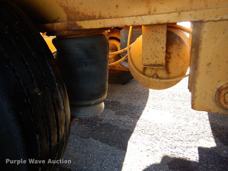 image for item KS9306 2006 Towmaster Titanium T-110DTG  lowboy equipment trailer