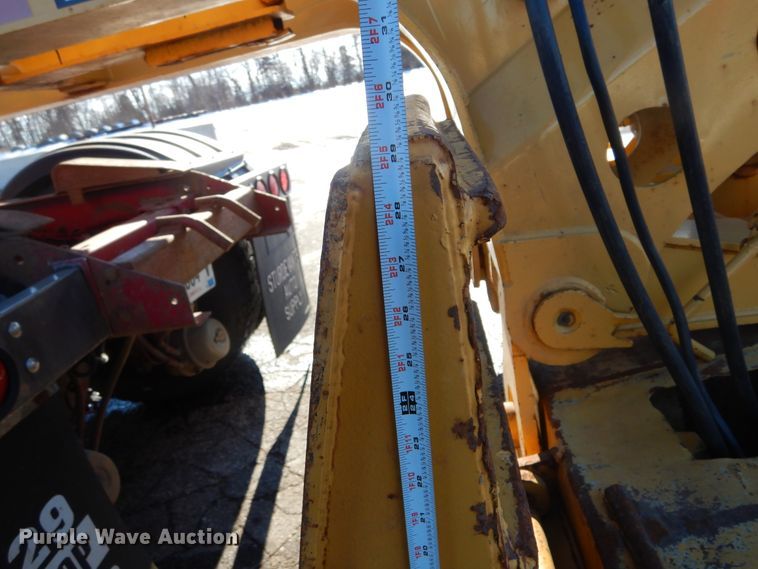 image for item KS9306 2006 Towmaster Titanium T-110DTG  lowboy equipment trailer