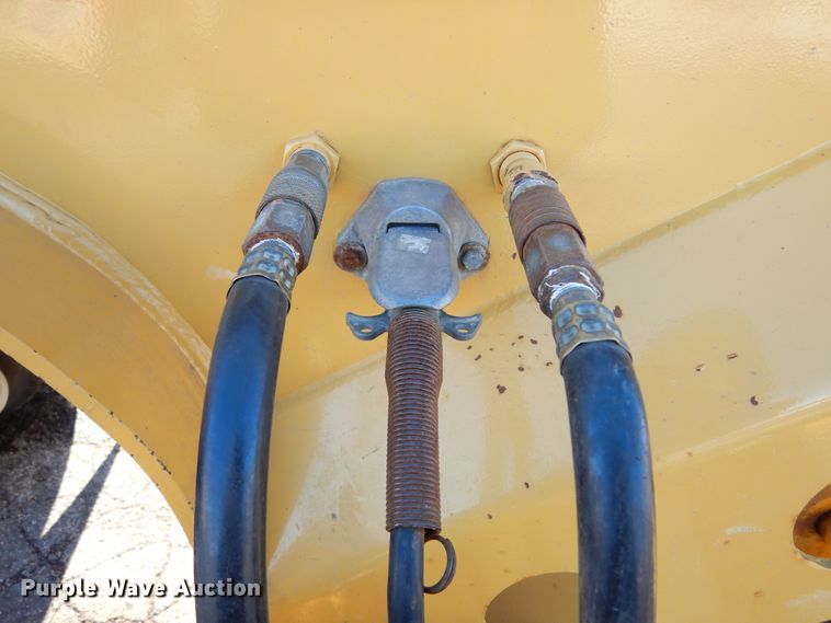 image for item KS9306 2006 Towmaster Titanium T-110DTG  lowboy equipment trailer