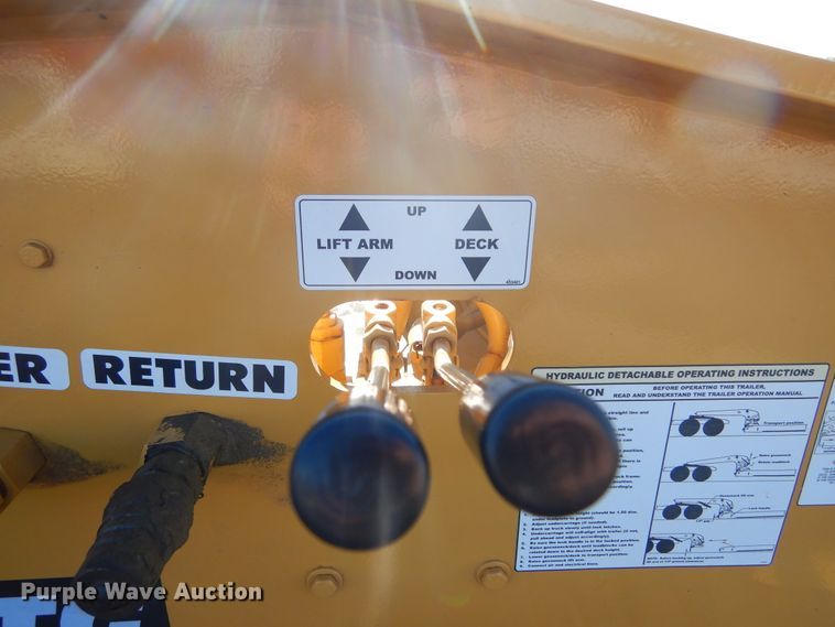 image for item KS9306 2006 Towmaster Titanium T-110DTG  lowboy equipment trailer